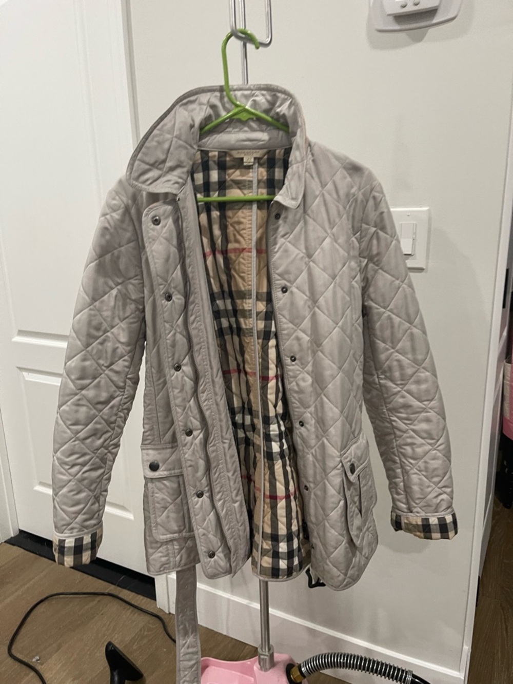 Burberry Tan belted  Quilted Jacket zipper and snap closure flap pockets